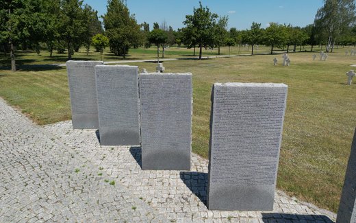 Ansicht der Kriegsgräberstätte Nadolice Wielkie